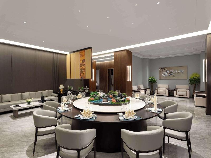 Wyndham Garden Haikou Meilan image