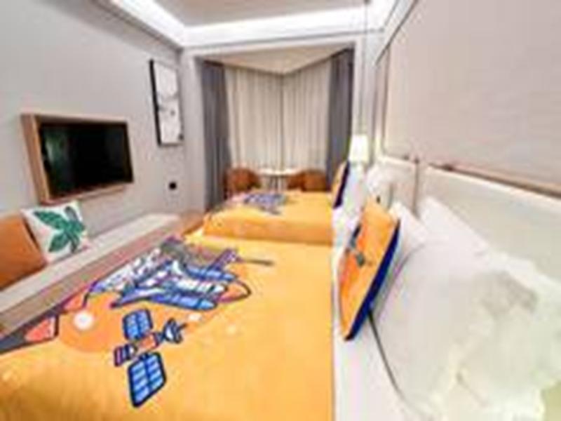 SUITE CONNECTING ROOM