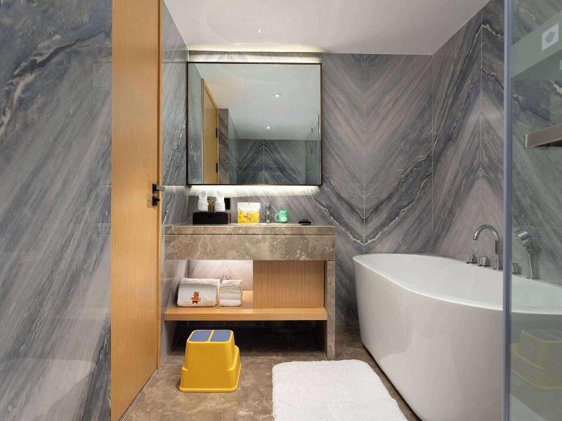 Wyndham Garden Haikou Meilan image