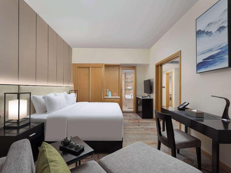 Wyndham Garden Haikou Meilan image