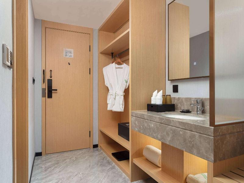 Wyndham Garden Haikou Meilan image