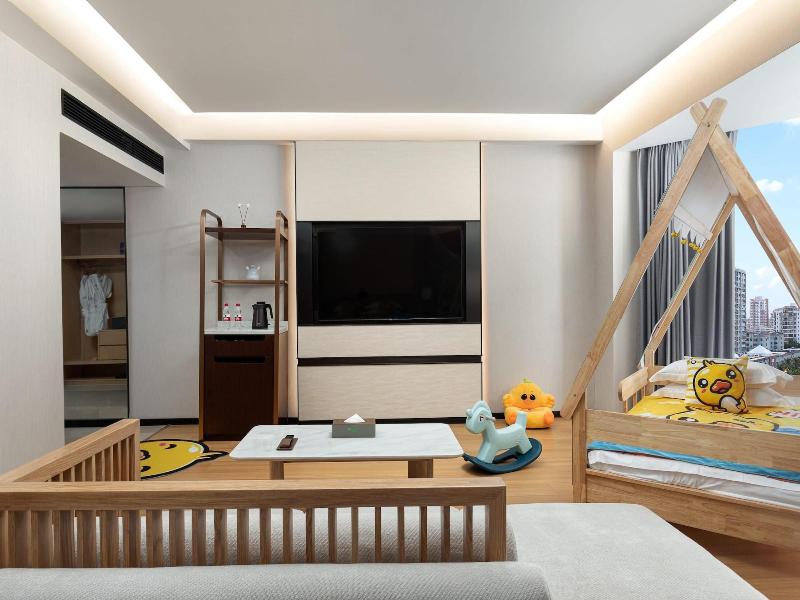 Wyndham Garden Haikou Meilan image