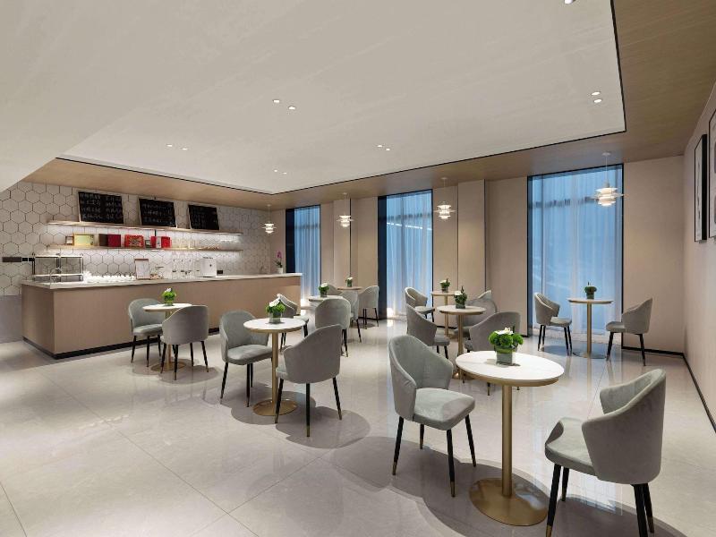 Microtel By Wyndham Xian Beilin image