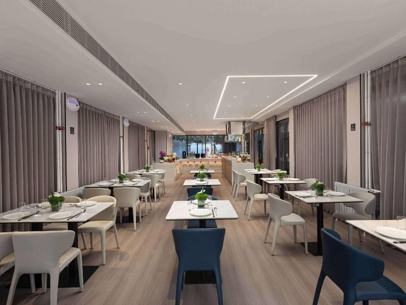 Microtel By Wyndham Xian Beilin image