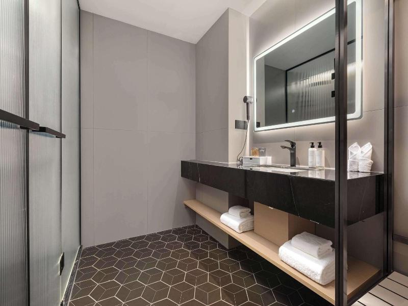Microtel By Wyndham Xian Beilin image