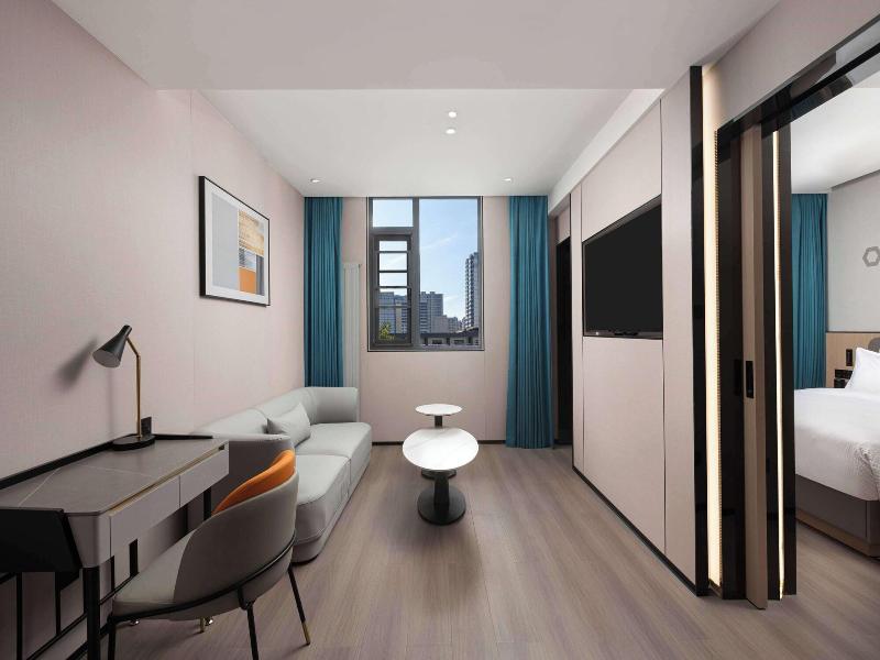 Microtel By Wyndham Xian Beilin image