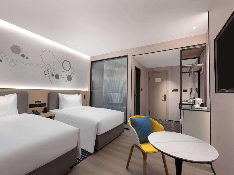 Microtel By Wyndham Xian Beilin image