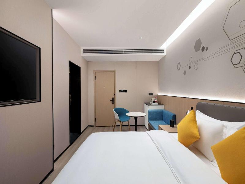 Microtel By Wyndham Xian Beilin image