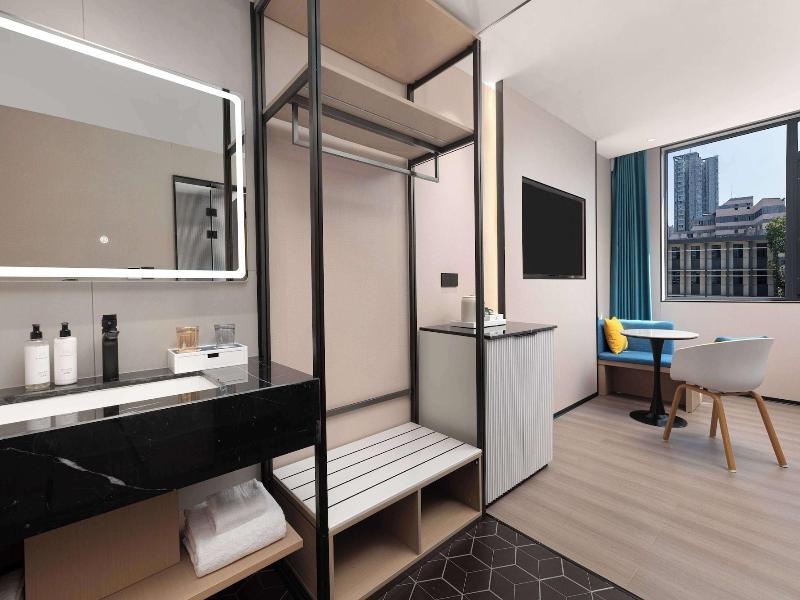 Microtel By Wyndham Xian Beilin image