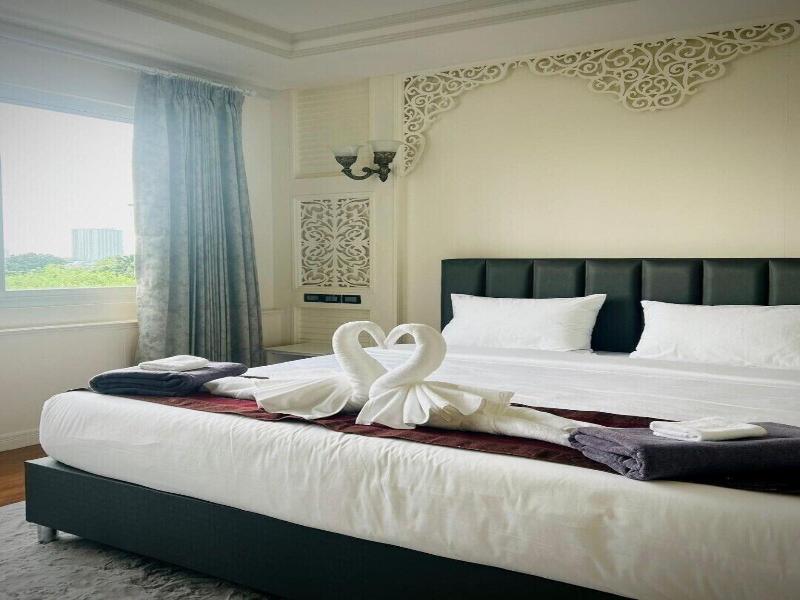 Ip Plus Pool Villa Pattaya image