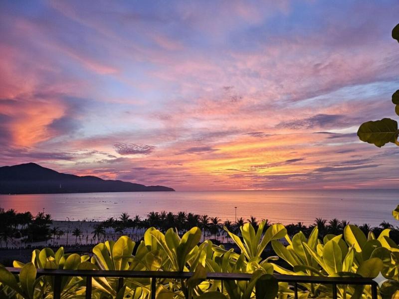 Jbay Beachfront Boutique Hotel image