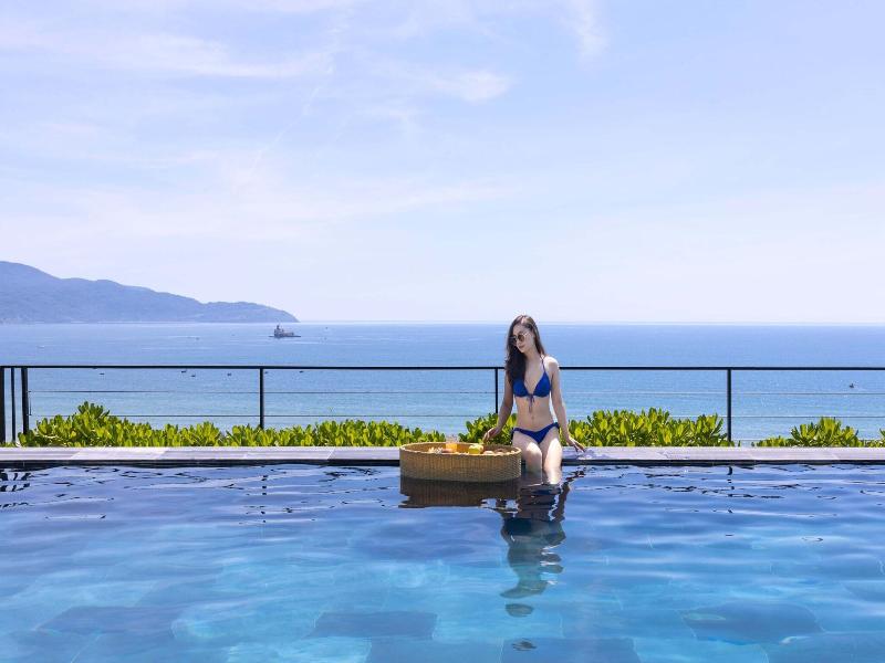 Jbay Beachfront Boutique Hotel image