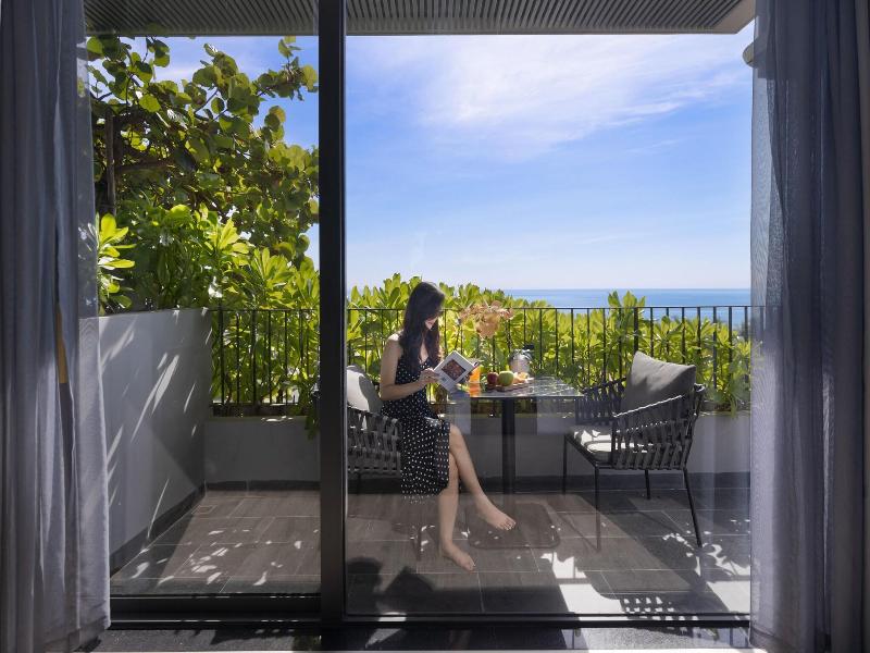 Jbay Beachfront Boutique Hotel image