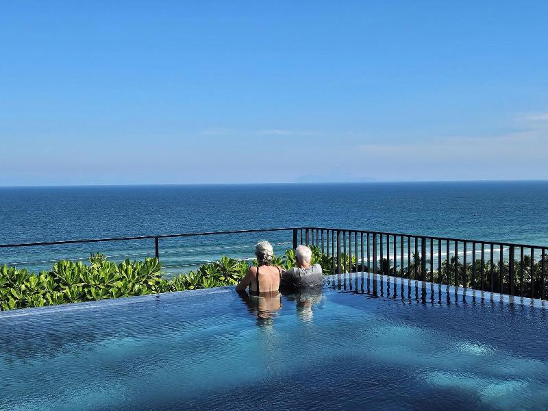Jbay Beachfront Boutique Hotel image