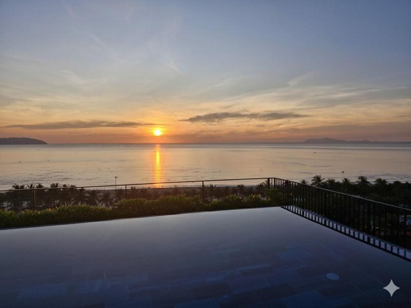 Jbay Beachfront Boutique Hotel image