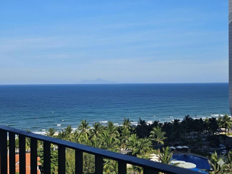 Jbay Beachfront Boutique Hotel image