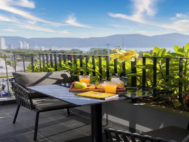 Jbay Beachfront Boutique Hotel image