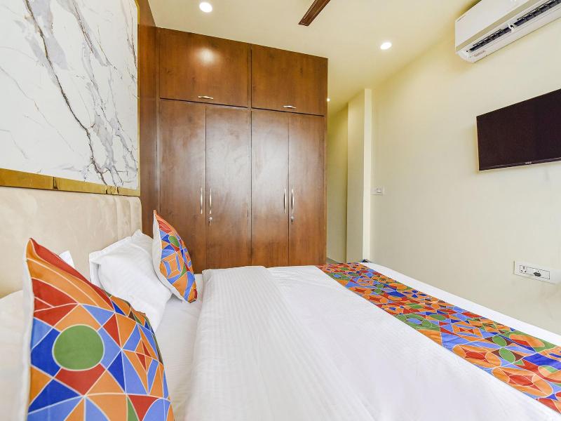 Fabhotel Blooming Beds Pearl image