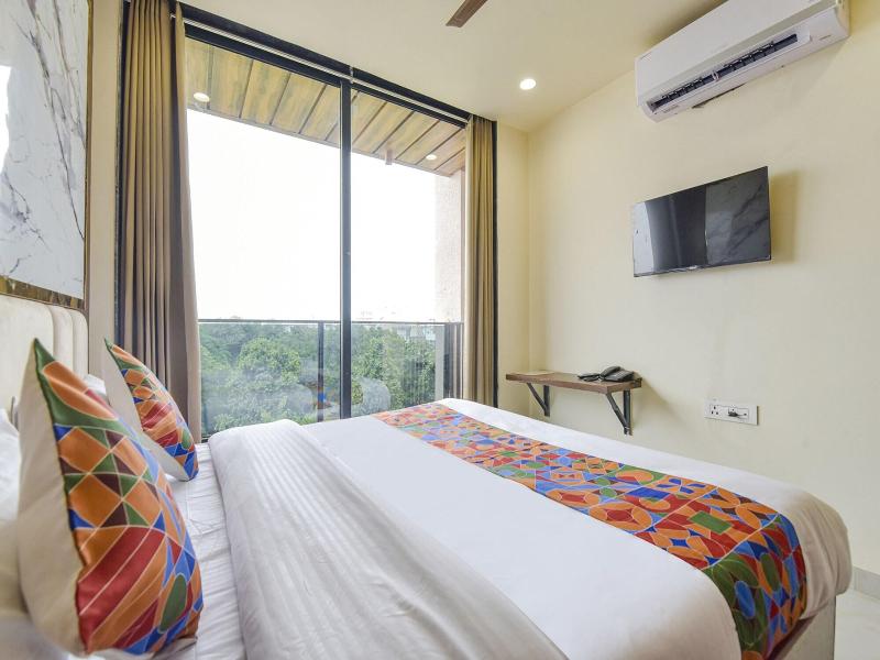 Fabhotel Blooming Beds Pearl image