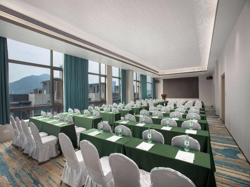 Wingate By Wyndham Zhuhai Gongbei Port image