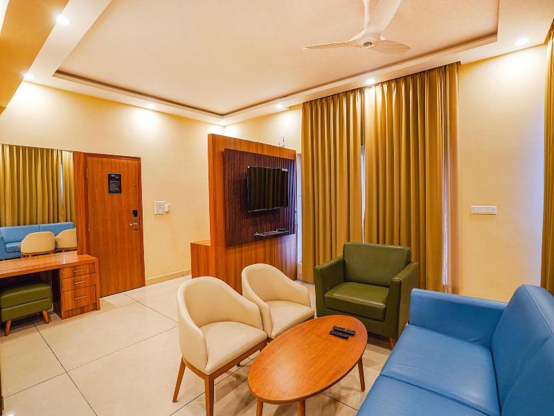 Fabhotel Prime The Waves image
