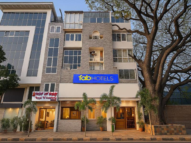 Fabhotel Royal N Comforts image