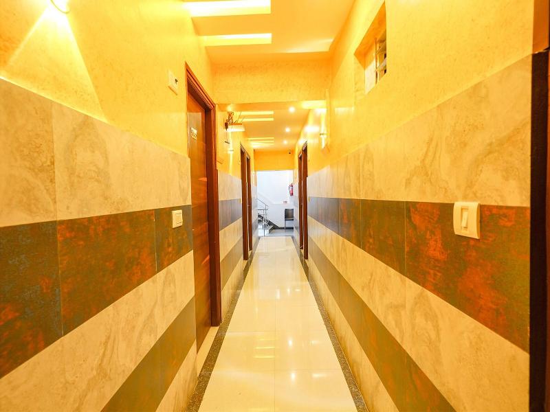 Fabhotel Royal N Comforts image