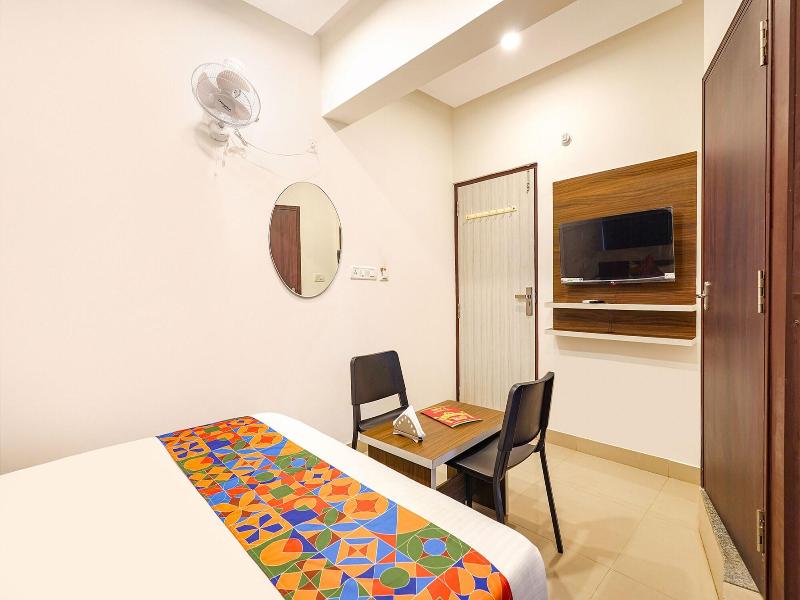 Fabhotel Royal N Comforts image