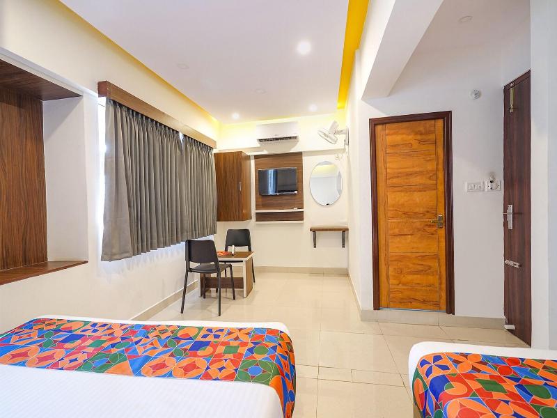 Fabhotel Royal N Comforts image