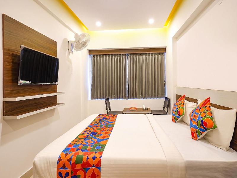 Fabhotel Royal N Comforts image