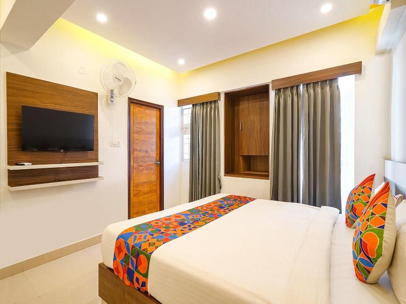 Fabhotel Royal N Comforts image