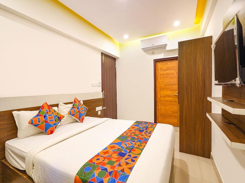 Fabhotel Royal N Comforts image