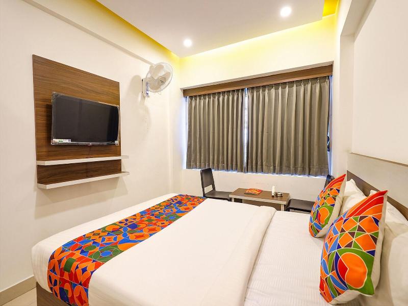 Fabhotel Royal N Comforts image