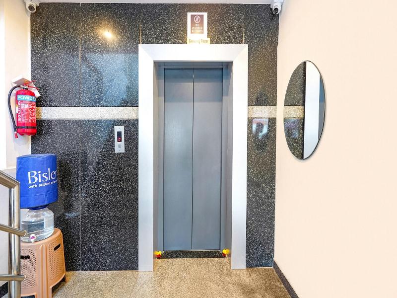 Fabhotel Royal N Comforts image
