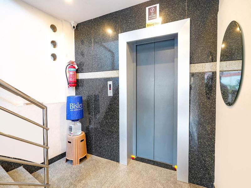 Fabhotel Royal N Comforts image