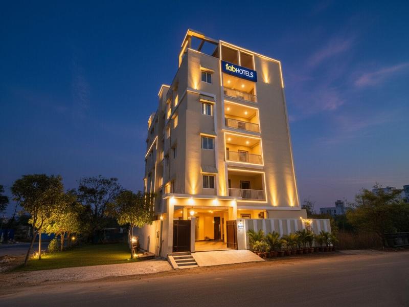 Fabhotel Rk Suites — general view
