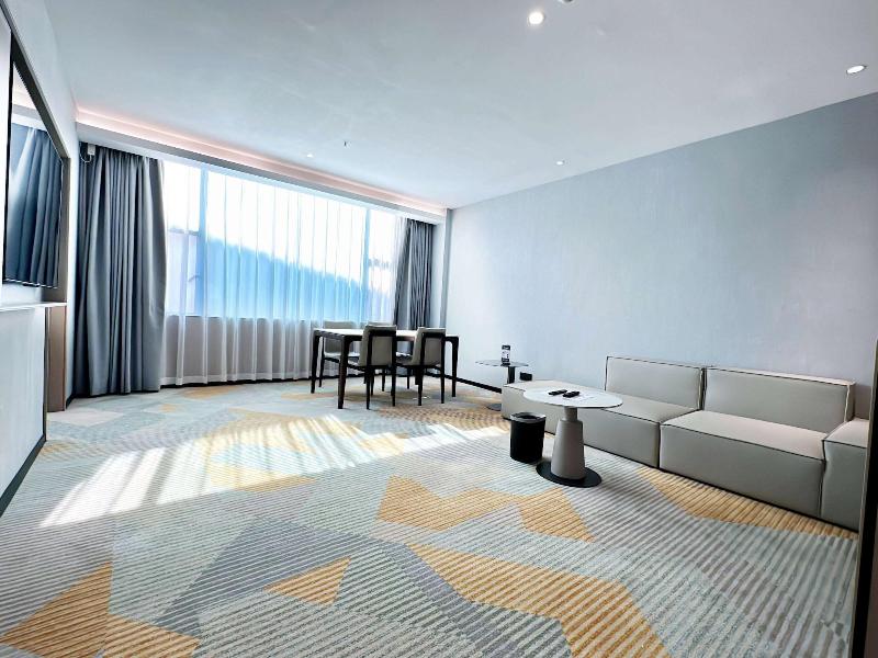 Hawthorn By Wyndham Guangzhou Baiyun Airport image