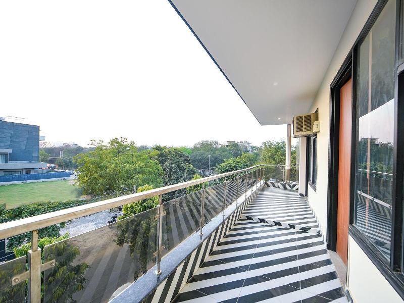 Fabhotel Rr Premium image