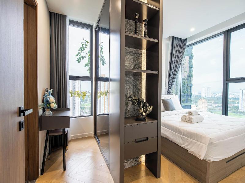 Kvg Luxstay West Tower Lumiere Riverside image