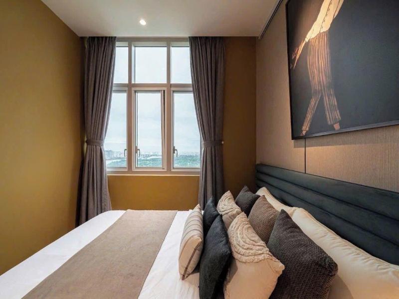 Kvg Luxstay West Tower Lumiere Riverside image