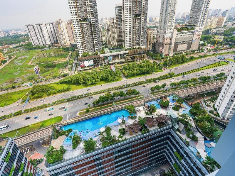 Kvg Luxstay West Tower Lumiere Riverside image