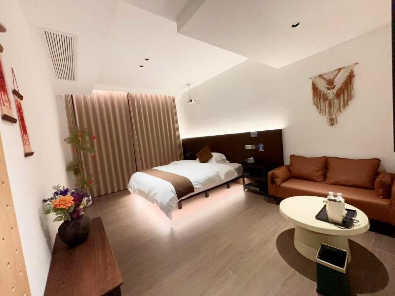 Everchanging Seasons Homestay image