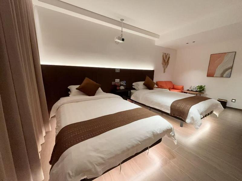 Everchanging Seasons Homestay image