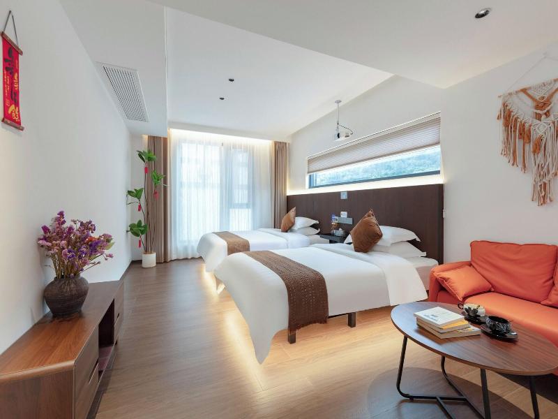 Everchanging Seasons Homestay image