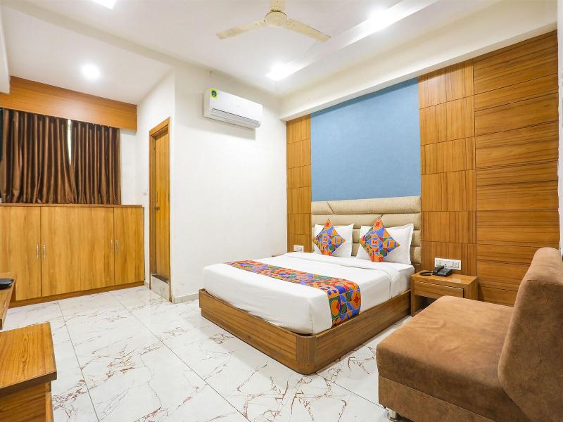 Fabhotel Raj Villa image