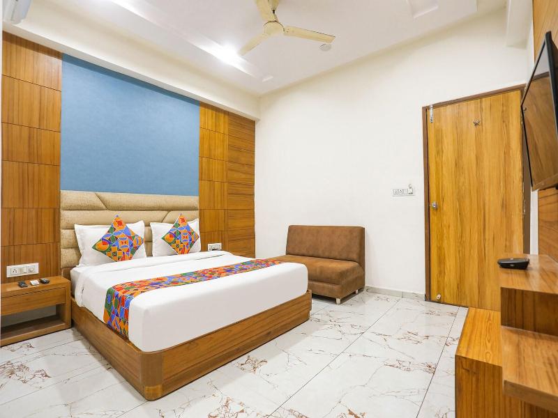 Fabhotel Raj Villa image