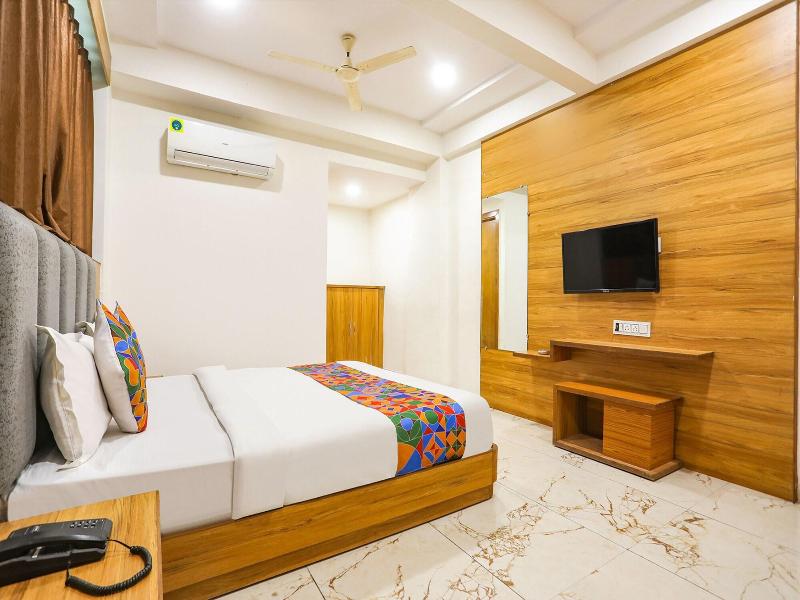 Fabhotel Raj Villa image