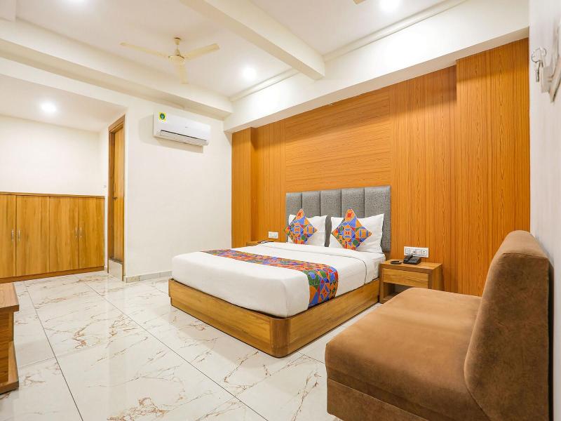 Fabhotel Raj Villa image