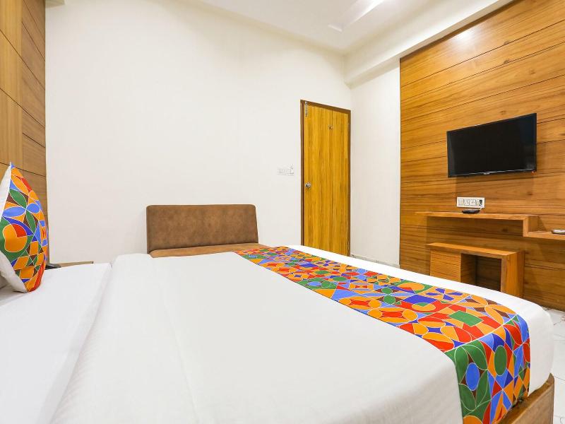 Fabhotel Raj Villa image