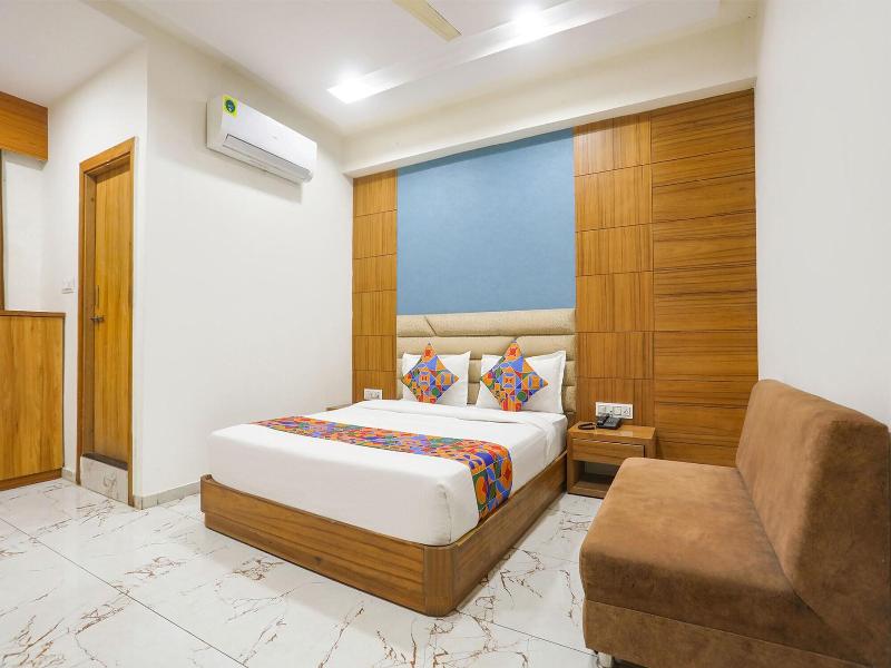 Fabhotel Raj Villa image
